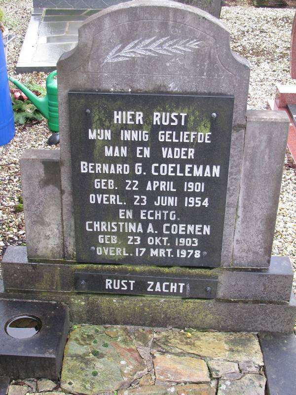 Klik voor foto in apart venster grafsteen_van_bernard_gijsbertus_coeleman.jpg
